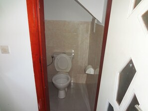 Comfort Duplex, 1 Queen Bed, Non Smoking | Bathroom - Residence 2 Pièces Duplex (Abidjan)
