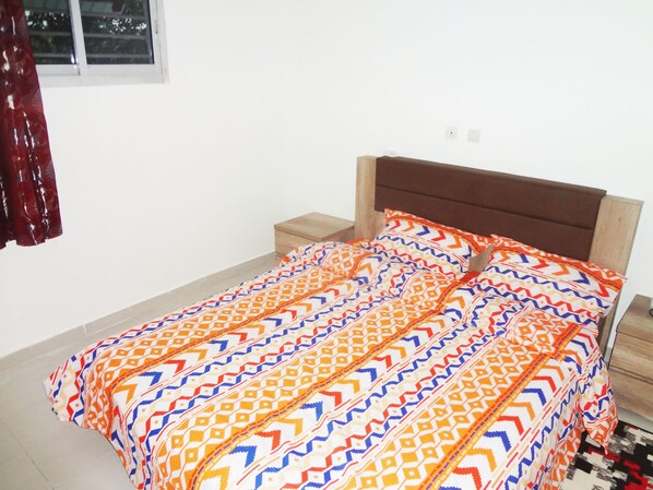 Dúplex Confort, 1 cama de matrimonio, no fumadores | 1 dormitorio, wifi gratis, ropa de cama