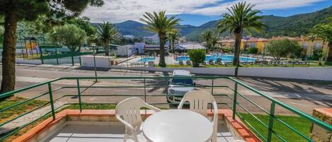 屋外ダイニングエリア