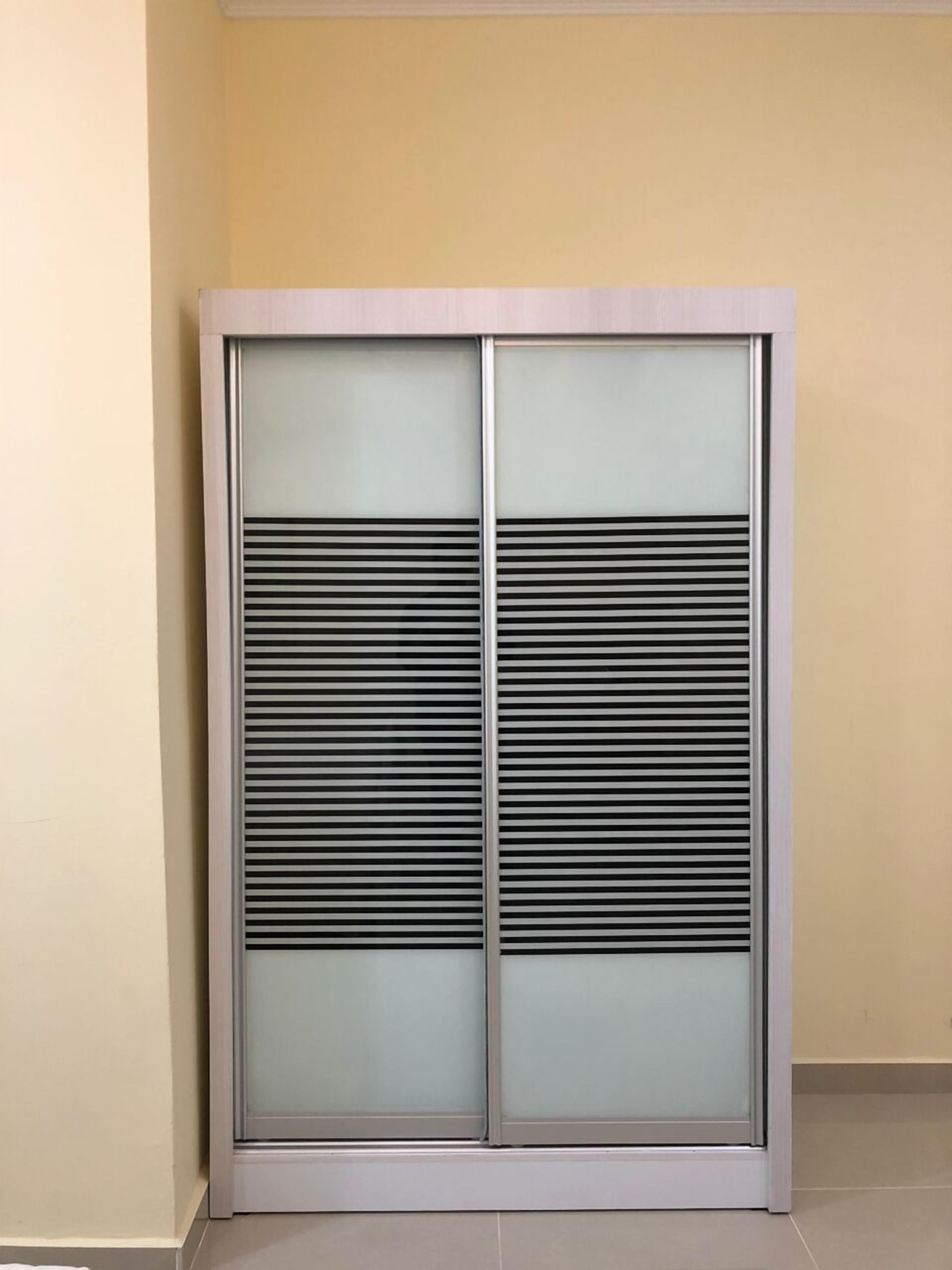 family room | bathroom | hair dryer, bidet, towels