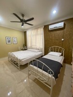 Family Suite | Premium bedding, desk, iron/ironing board, free WiFi