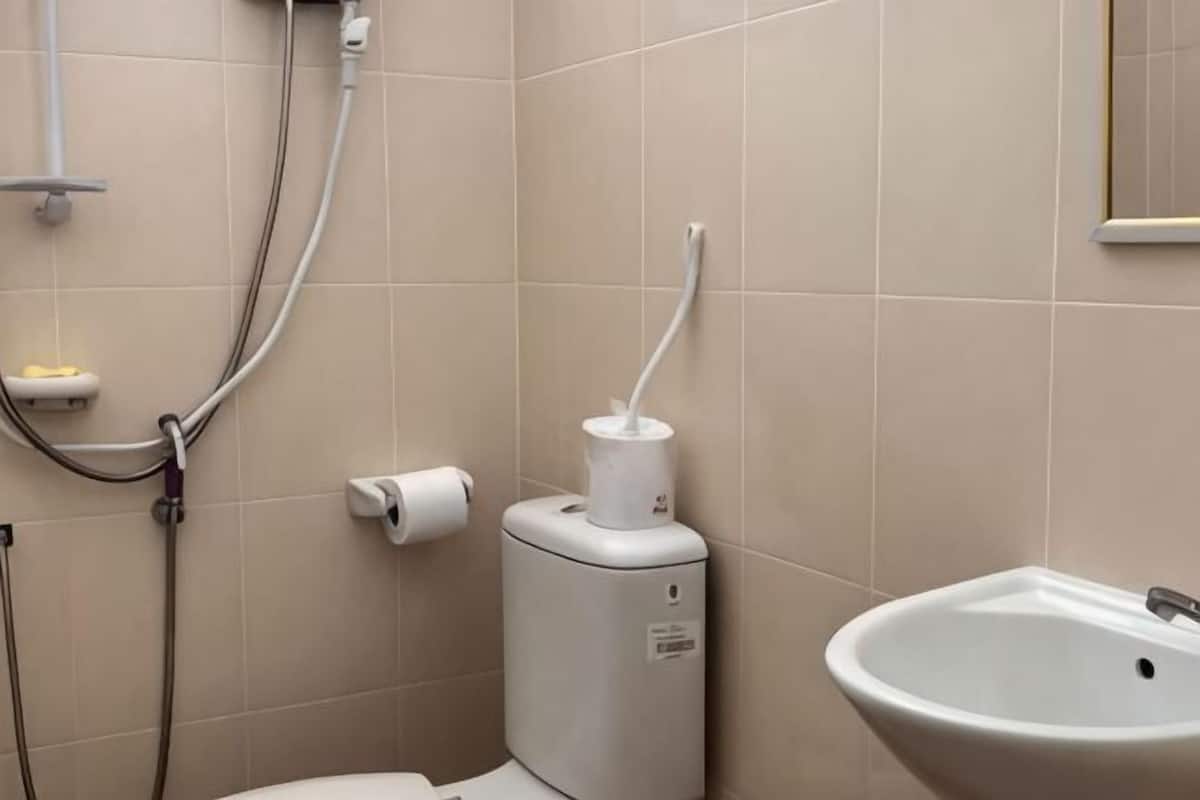 Bathroom | Hair dryer, bidet, towels