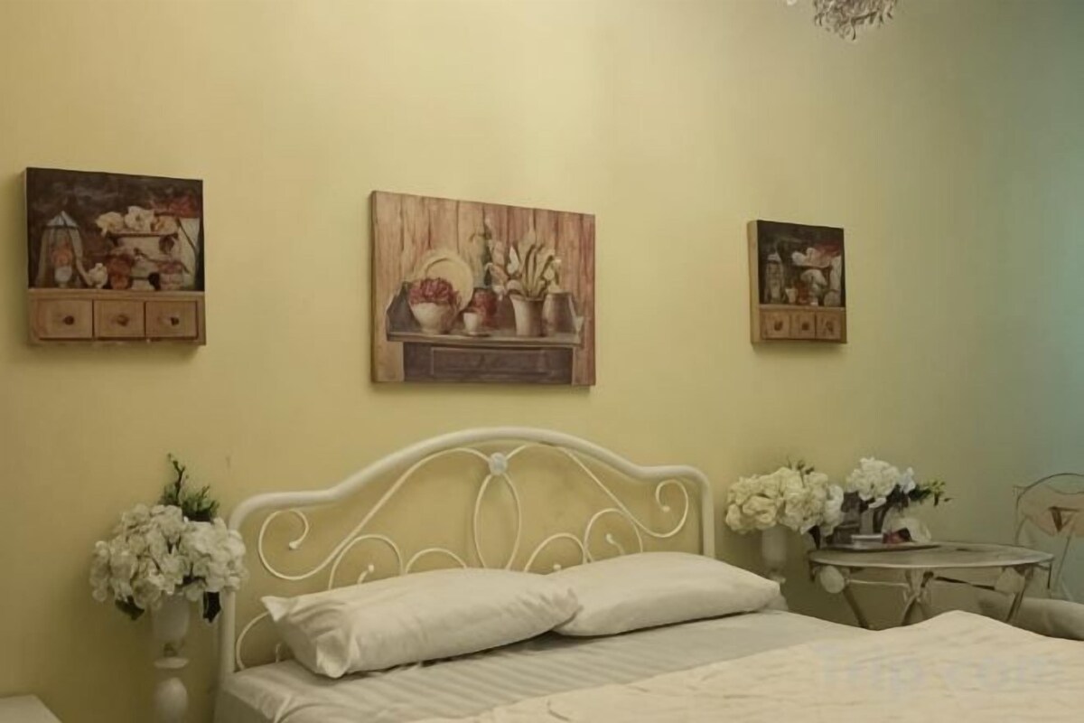 Ropa de cama de alta calidad y escritorio