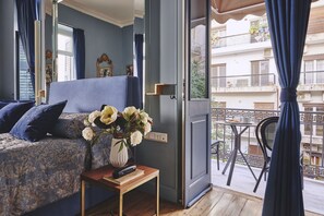 Senior Suite, Garden View (Queen Suite) | Terrace/patio