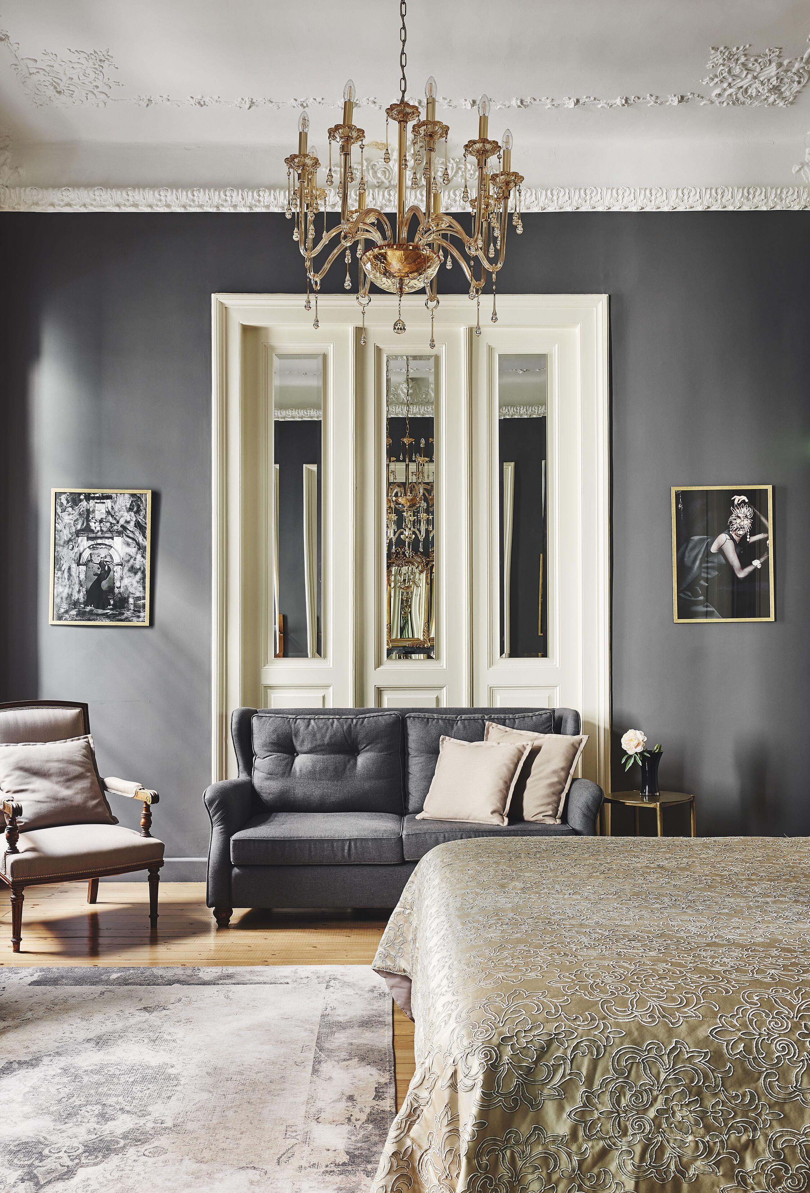 Signature Suite, 1 Queen Bed (Signature King Suite) | Living area | Flat-screen TV