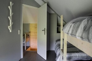 3 bedrooms, blackout drapes, soundproofing, free WiFi