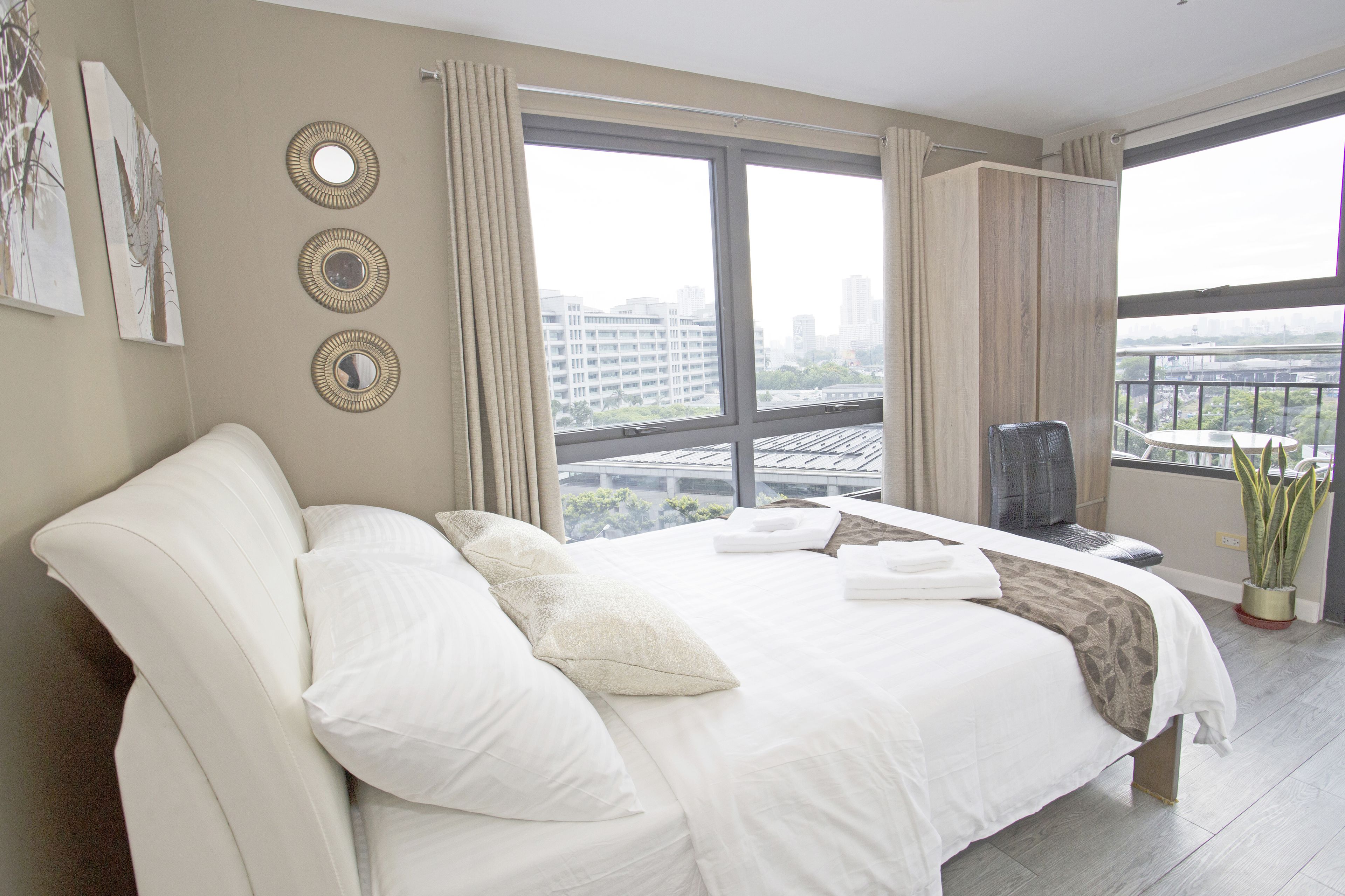 Panoramic Apartment, 1 Bedroom, Non Smoking | Individually decorated, individually furnished, desk, iron/ironing board