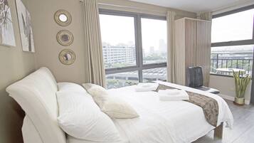 Panoramic Apartment, 1 Bedroom, Non Smoking | Individually decorated, individually furnished, desk, iron/ironing board