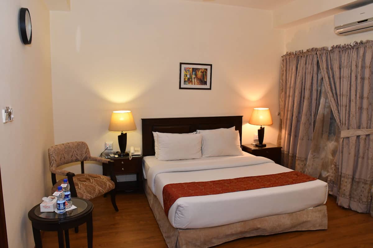Standard Twin Room, 1 Queen Bed, Accessible, Smoking | View from room