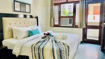 Standard Apartment, 1 Bedroom, Kitchen | Premium bedding, memory foam beds, in-room safe, individually decorated