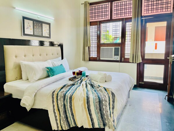 Standard Apartment, 1 Bedroom, Kitchen | Premium bedding, memory-foam beds, in-room safe, individually decorated