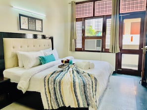 Standard Apartment, 1 Bedroom, Kitchen | Premium bedding, memory foam beds, in-room safe, individually decorated