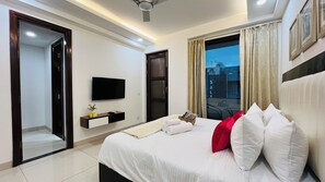 1 bedroom, premium bedding, memory-foam beds, in-room safe