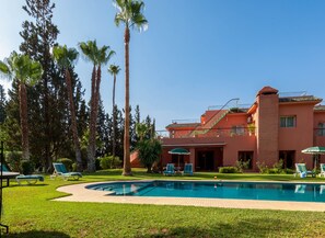 Pool - Charming villa in the heart of Marrakech palm grove (Marrakech)