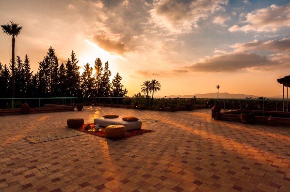 Terrace/patio - Charming villa in the heart of Marrakech palm grove (Marrakech)