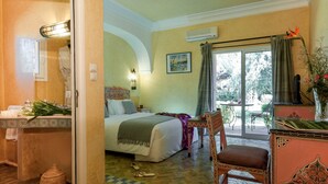 Room - Charming villa in the heart of Marrakech palm grove (Marrakech)