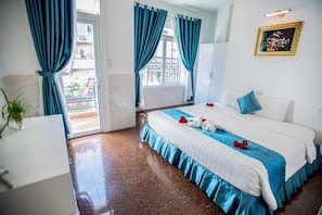 Deluxe Double or Twin Room, 2 Twin Beds | Minibar, in-room safe, desk, blackout drapes - Tea Leaf Hotel (Da Lat)
