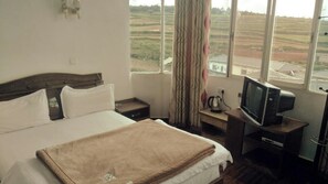 Desk, blackout drapes, free WiFi - hongchengsheyingkezhan (Kunming)