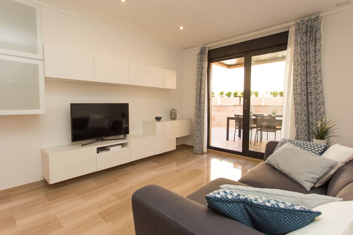 Appartamento Luxury, 2 camere da letto | Soggiorno | TV a schermo piatto