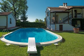 Seasonal outdoor pool - Lucrezia e Cesare Borgia (Serrapetrona)