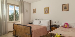 2 bedrooms, individually furnished, desk, iron/ironing board - Lucrezia e Cesare Borgia (Serrapetrona)