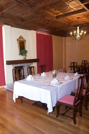 Ballroom - Hotel ELE Puerta de Monfragüe (Malpartida de Plasencia)