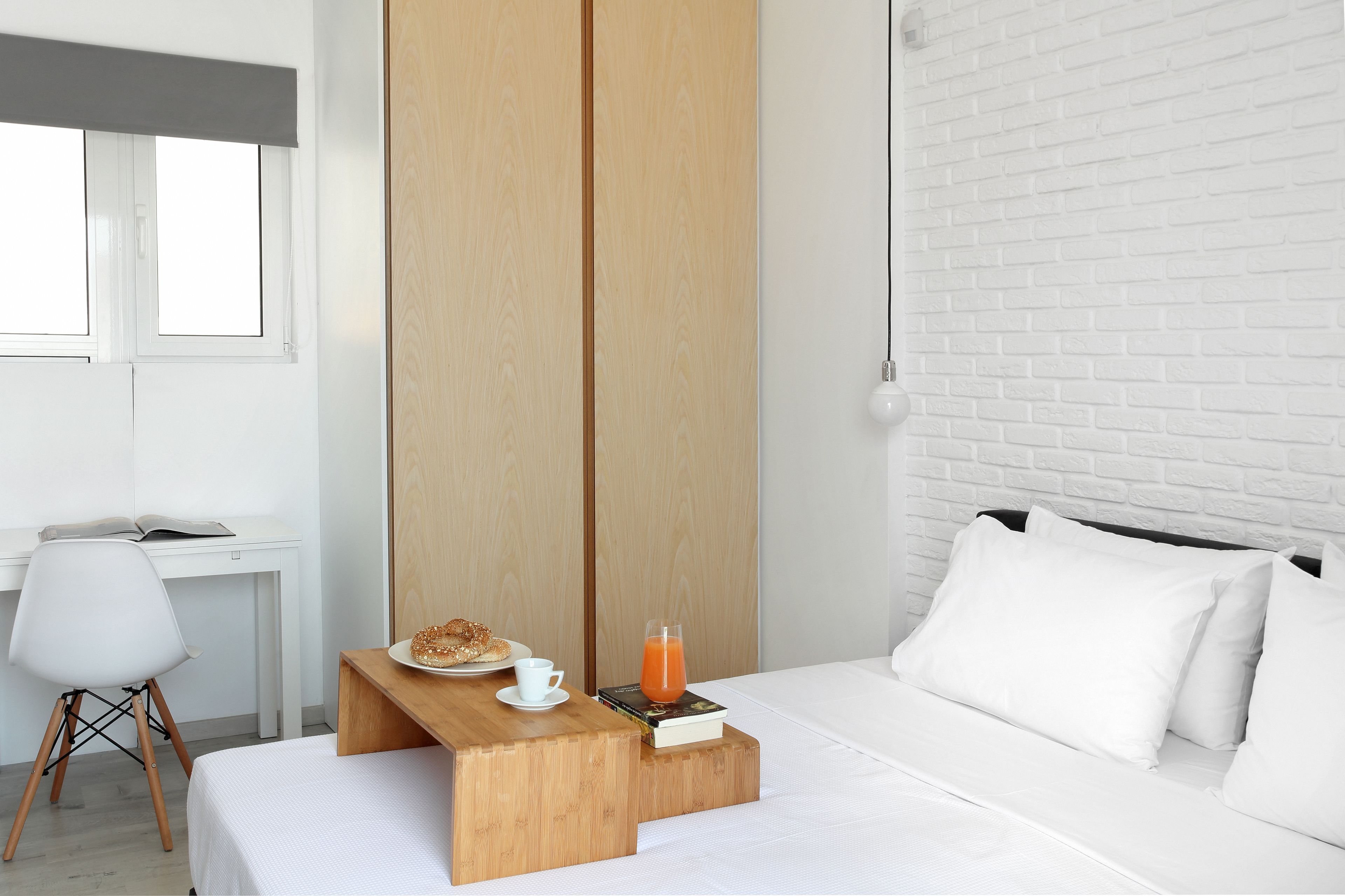 Loft | Premium bedding, in-room safe, desk, iron/ironing board