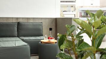 Loft | Living room | Flat-screen TV, DVD player