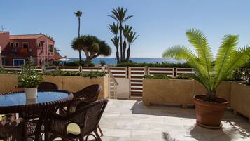 Apartamento superluxo, 2 quartos, terraço | Terraço/pátio