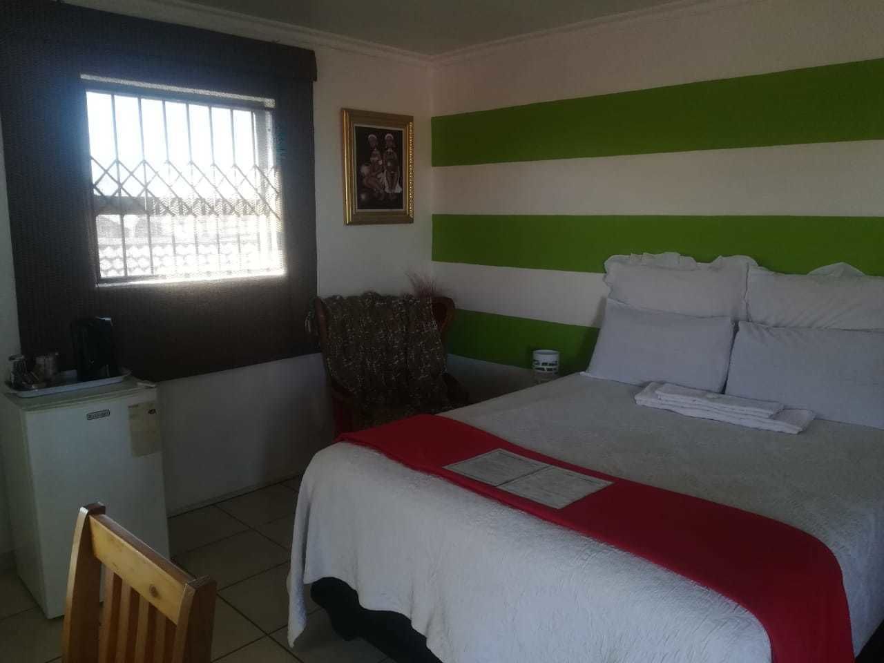 Phòng đôi hoặc 2 giường đơn tiện nghi đơn giản, 1 phòng ngủ | 4 phòng ngủ, trang trí khác biệt 