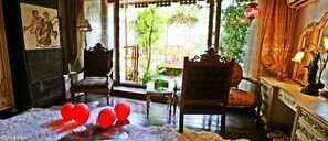 Deluxe Studio Suite, 1 Bedroom, Mountain View | Minibar, in-room safe, individually decorated, individually furnished - Antique Celtik House (Antakya)