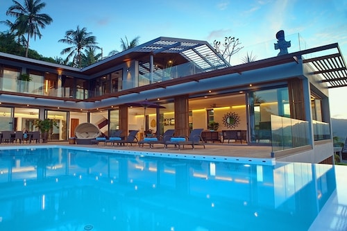 ラグジュアリー ヴィラ クリスタル ブルー