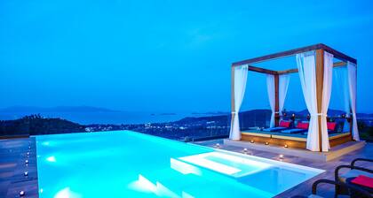 Luxury Villa Crystal Blue