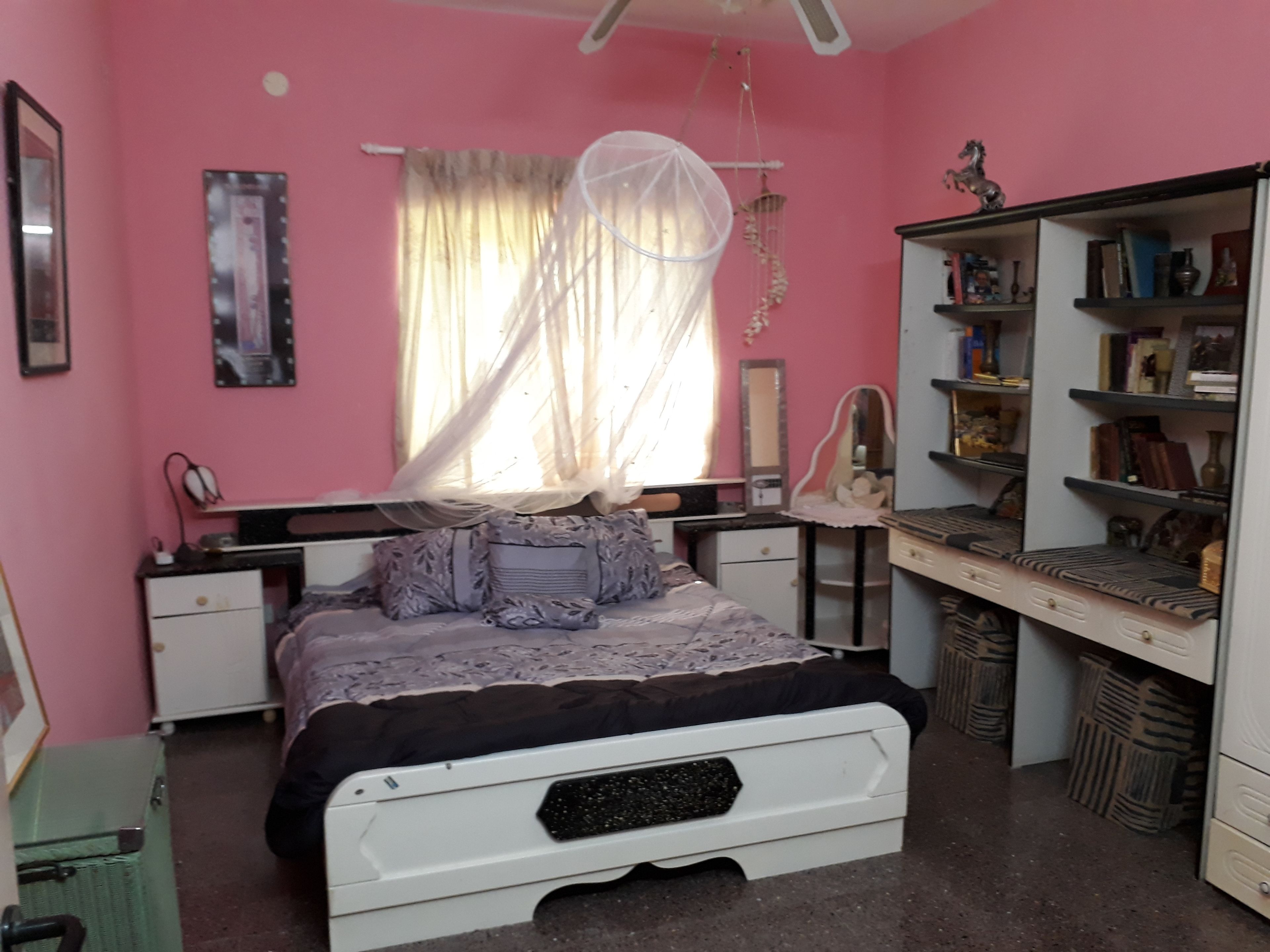 더블룸, 퀸사이즈침대 1개, 공용 욕실 | 각각 다른 스타일의 인테리어, 각각 다르게 가구 비치, 무료 WiFi, 침대 시트