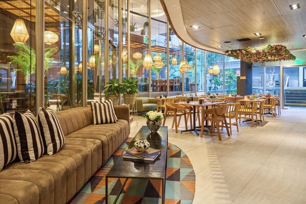 Breakfast, lunch, dinner served; Peruvian cuisine