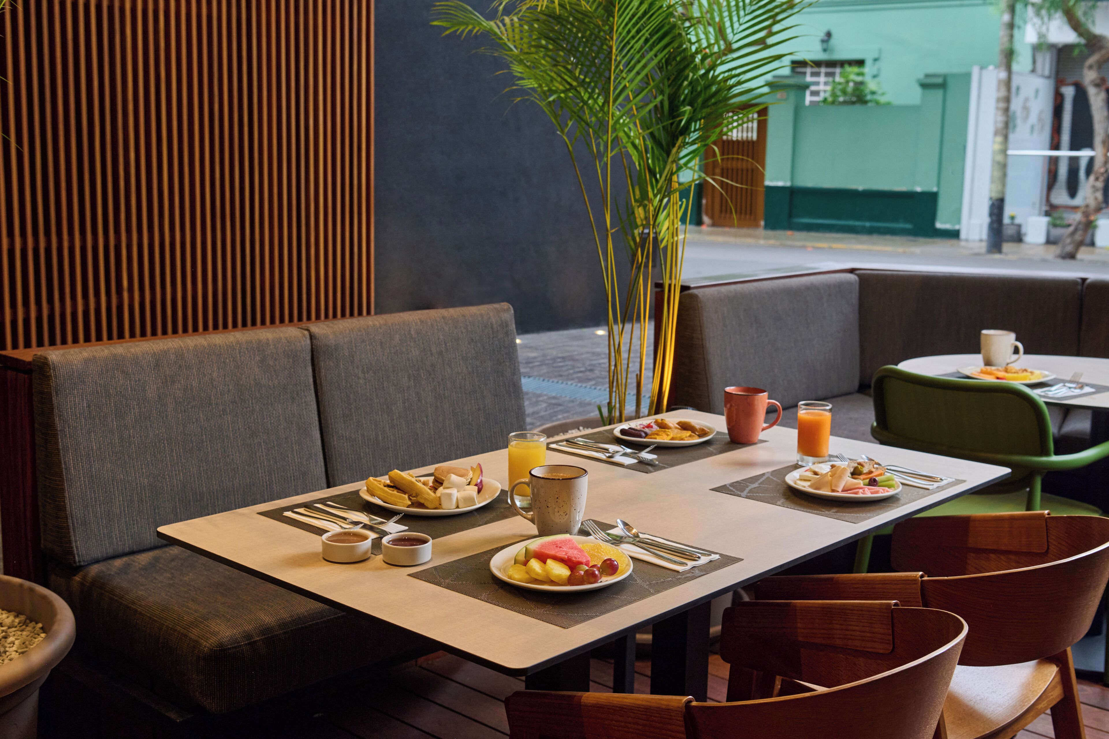 daily cooked-to-order breakfast (usd 10 per person)