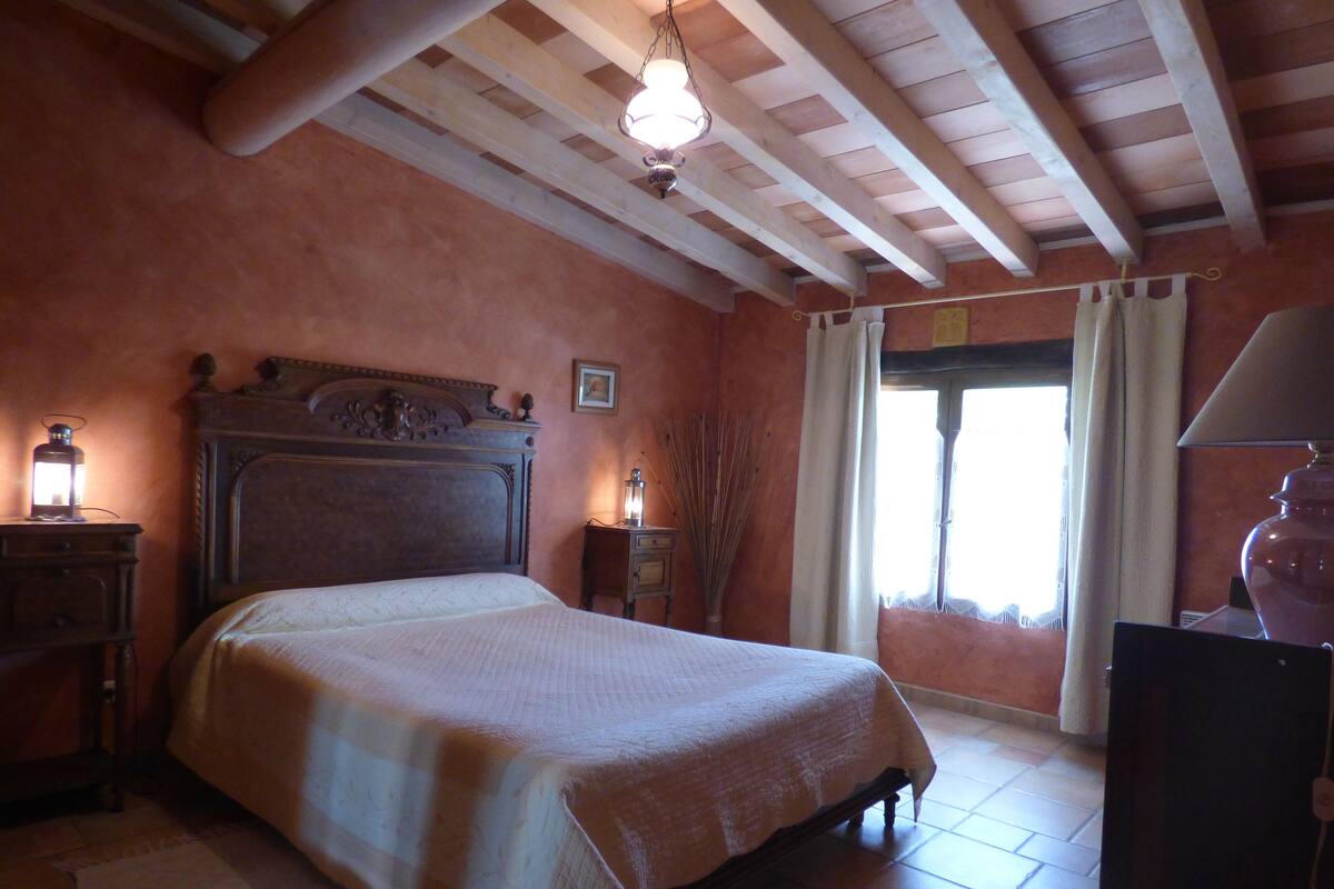 Suite | Verduisterende gordijnen, gratis babybedden, gratis wifi, beddengoed