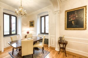 Deluxe Apartment, Multiple Beds, Non Smoking | Living area