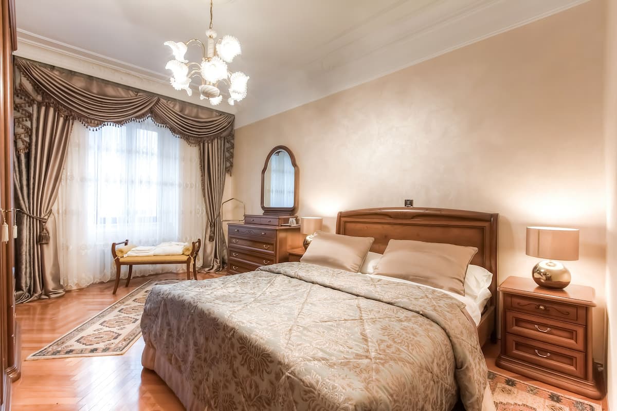 Departamento Deluxe, varias camas, para no fumadores | Escritorio, insonorización, wifi gratis y ropa de cama