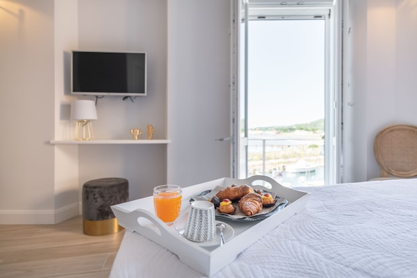 Superior Suite, Balcony, Canal View | Minibar, desk, soundproofing, free WiFi