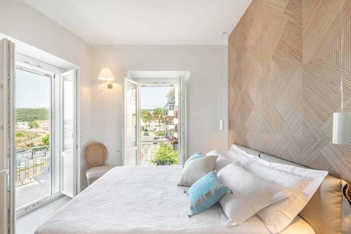 Minibar, skrivbord, ljudisolering och gratis wi-fi