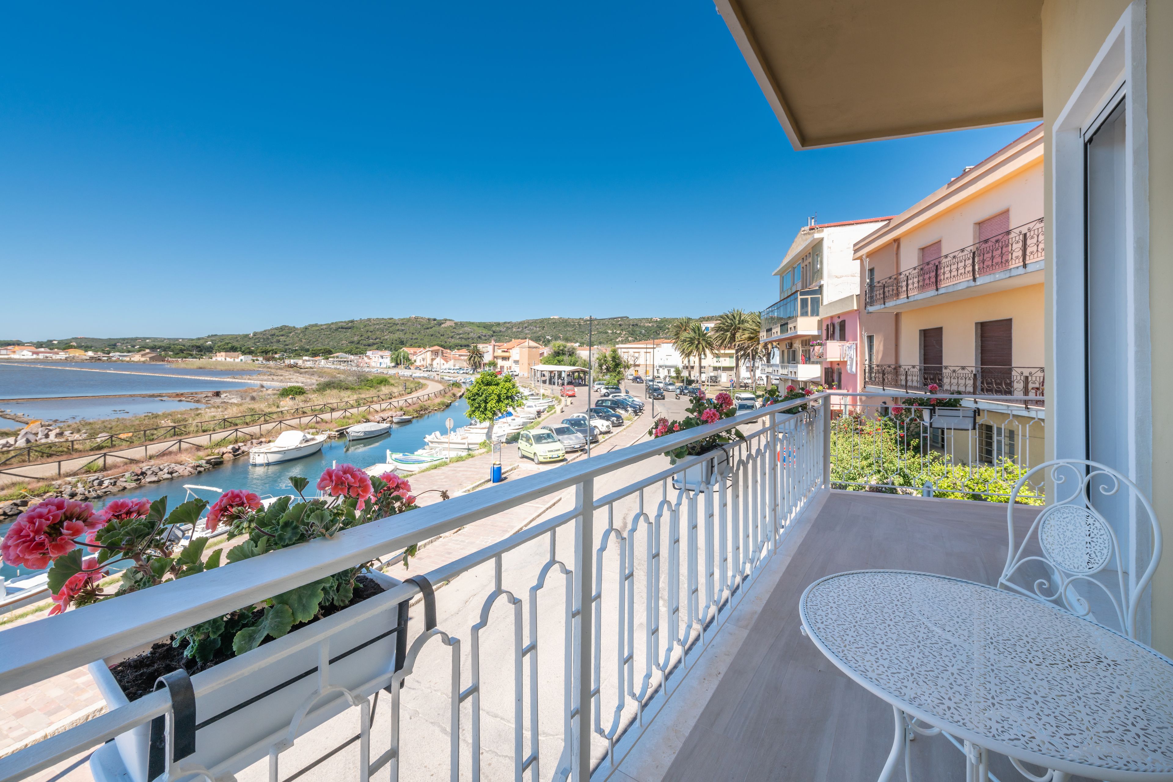 Superior Suite, Balcony, Canal View | Balcony