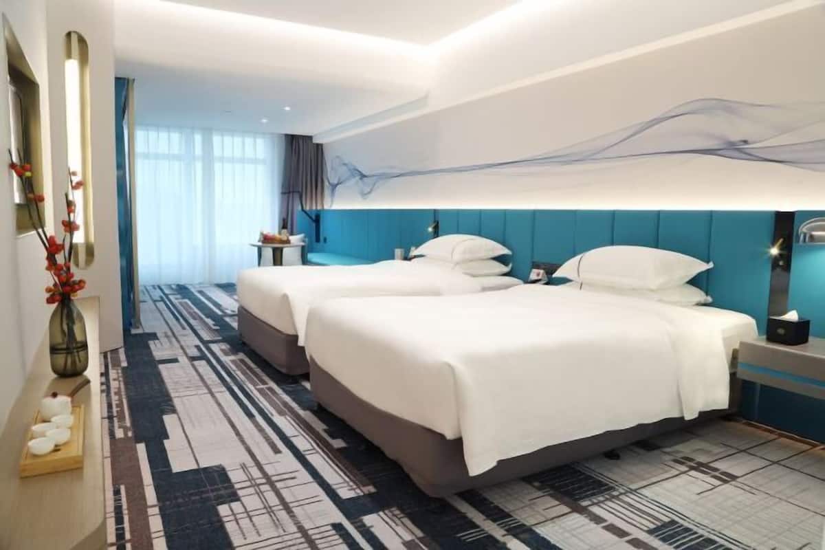 Minibar, in-room safe, blackout curtains, iron/ironing board