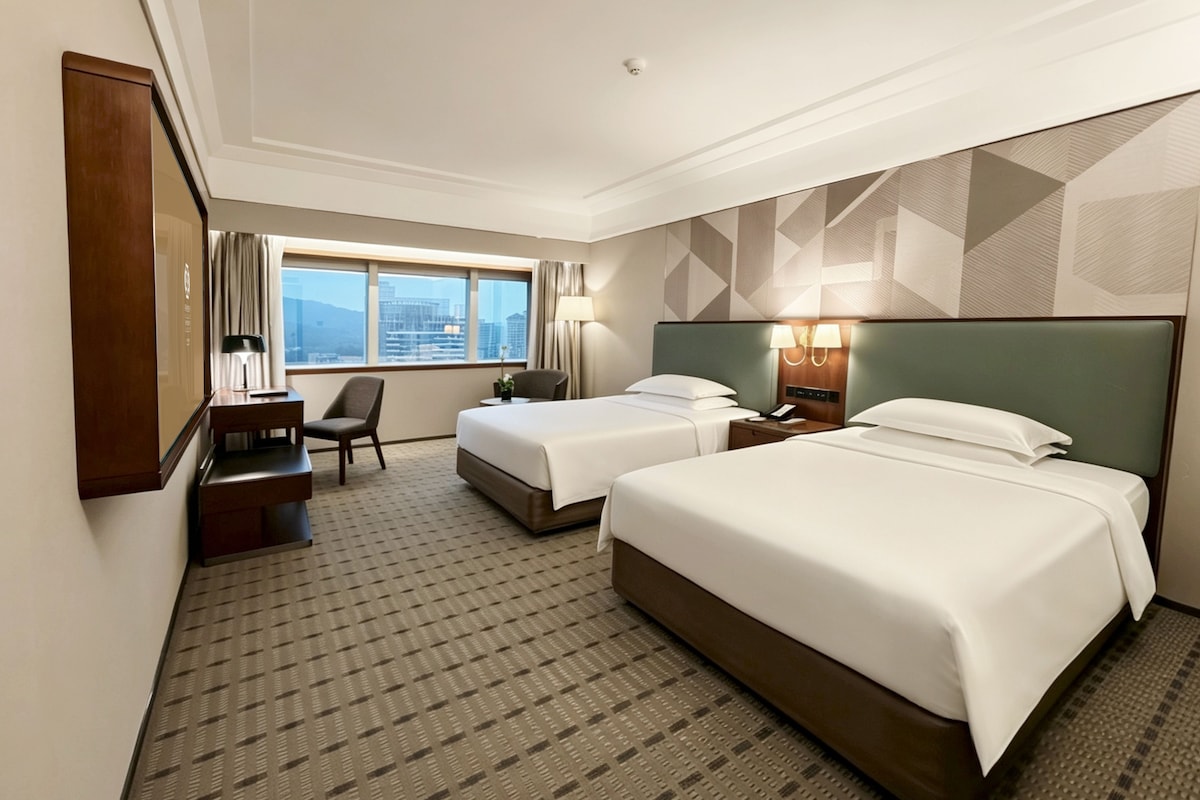 Minibar, in-room safe, blackout drapes, iron/ironing board (on request)