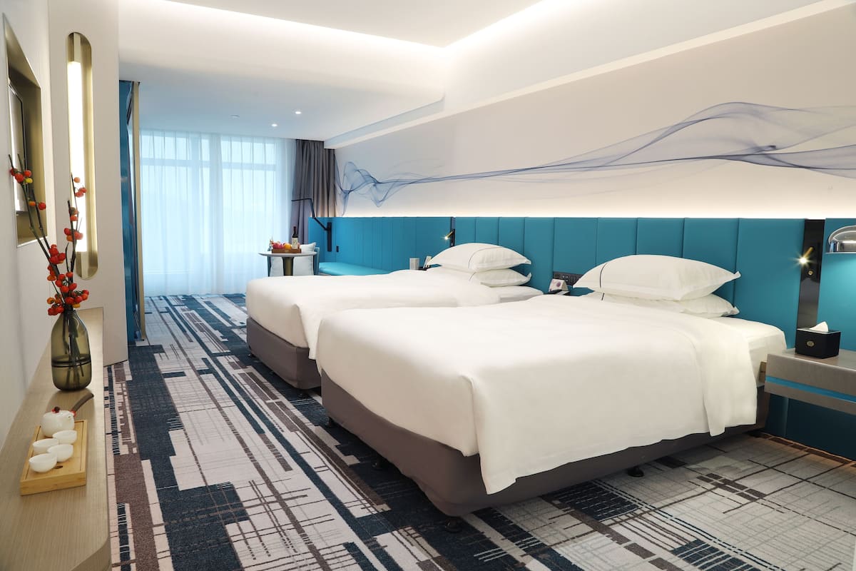 Minibar, in-room safe, blackout curtains, iron/ironing board