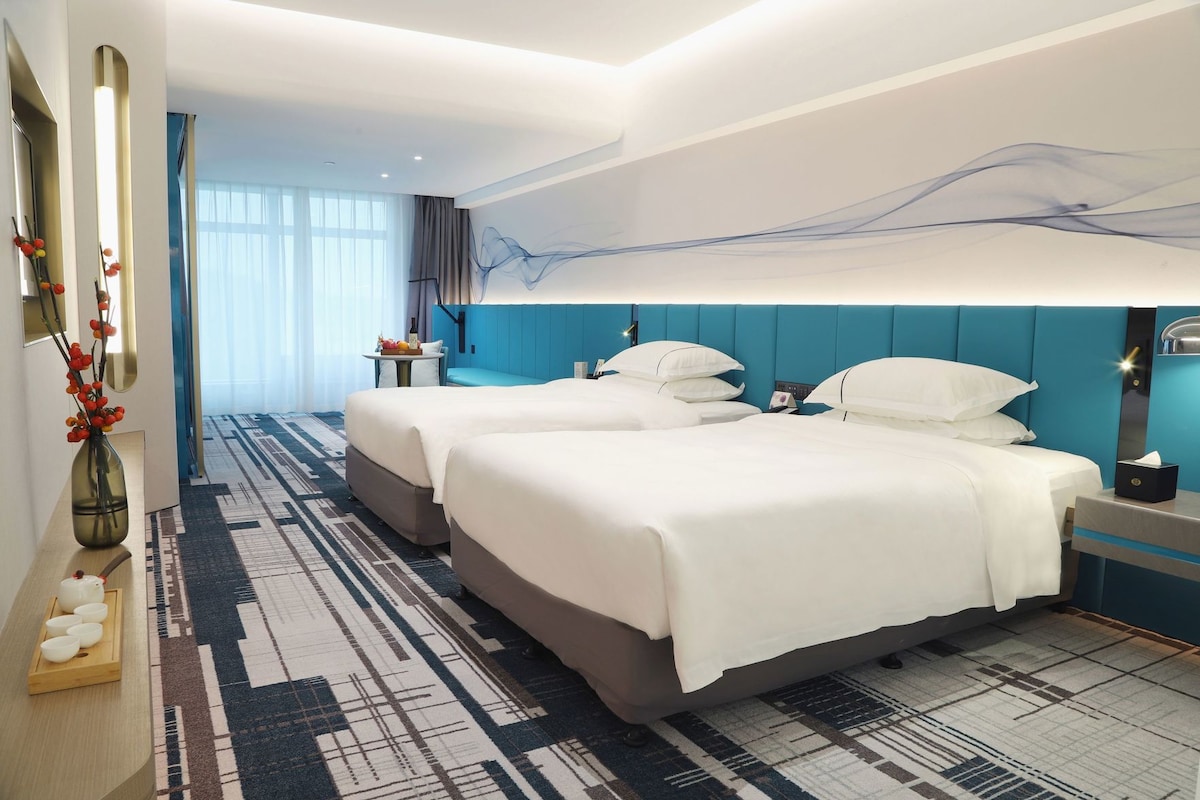 Minibar, in-room safe, blackout drapes, iron/ironing board (on request)