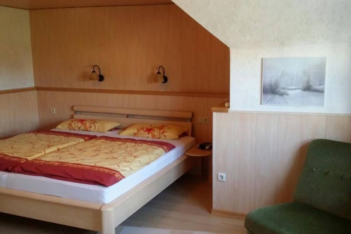 hypo-allergenic bedding, desk, iron/ironing board, free cots/infant beds