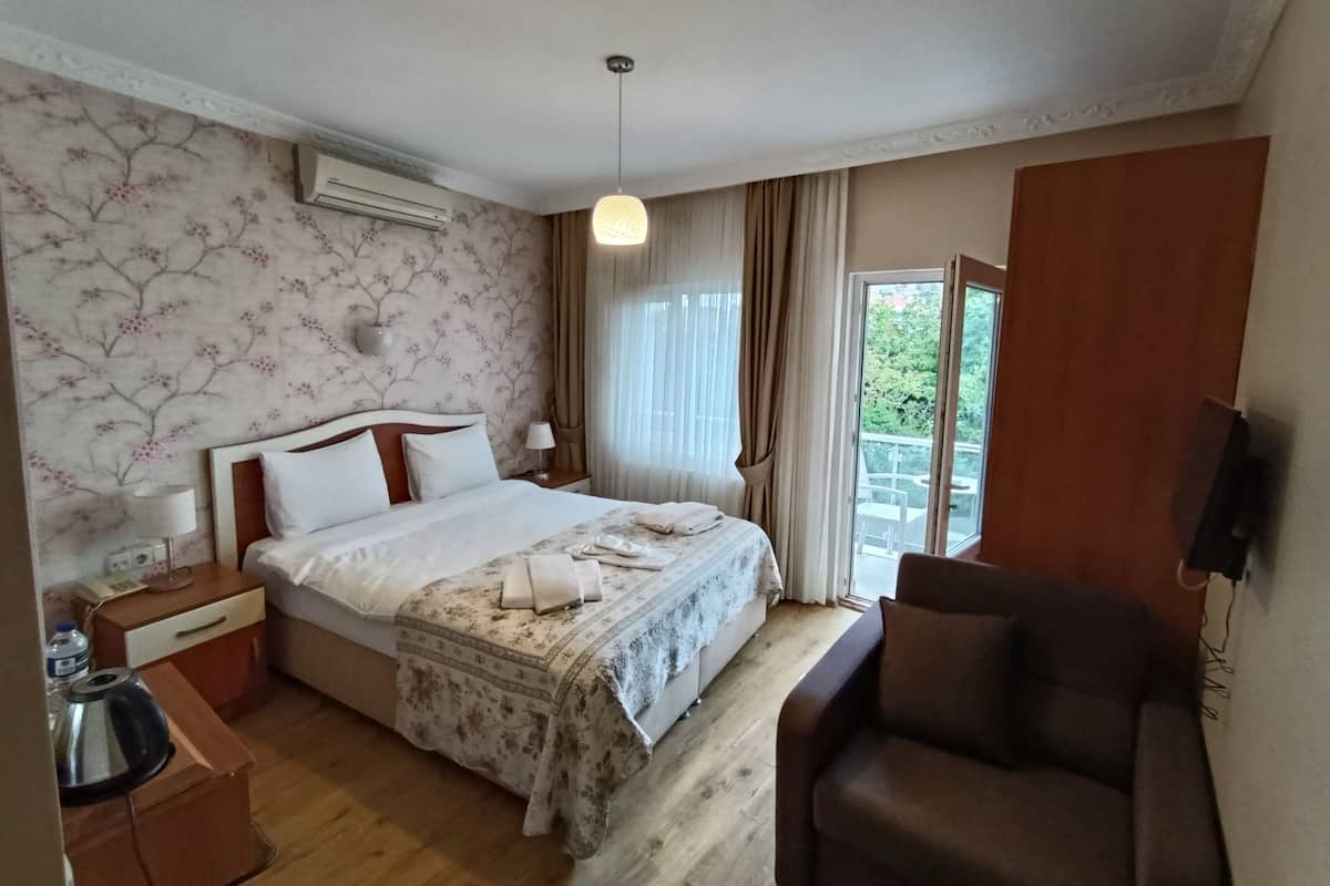 Habitación estándar | Sábanas de algodón egipcio, ropa de cama de alta calidad y escritorio