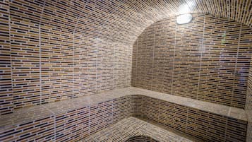 Un sauna, baño turco, 1 sala de tratamiento