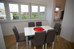 Apartment, 2 Bedrooms | Private kitchen